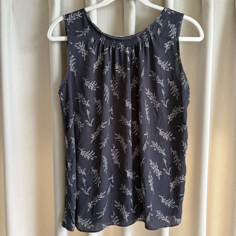 Loft grey & white floral blouse!